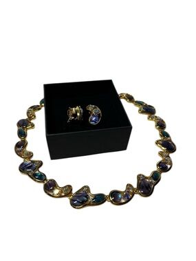 Vintage Butler necklace & clip on earrings. Gold tone. purple & blue. Gorgeous!